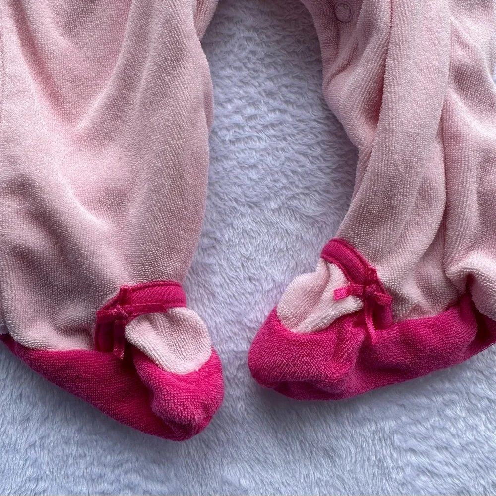 Carter’s Love Terrycloth Footed One Piece Pajamas in Light Pink - Size 9 Months
